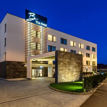 B The Hotel Сфынту-Георге Экстерьер фото